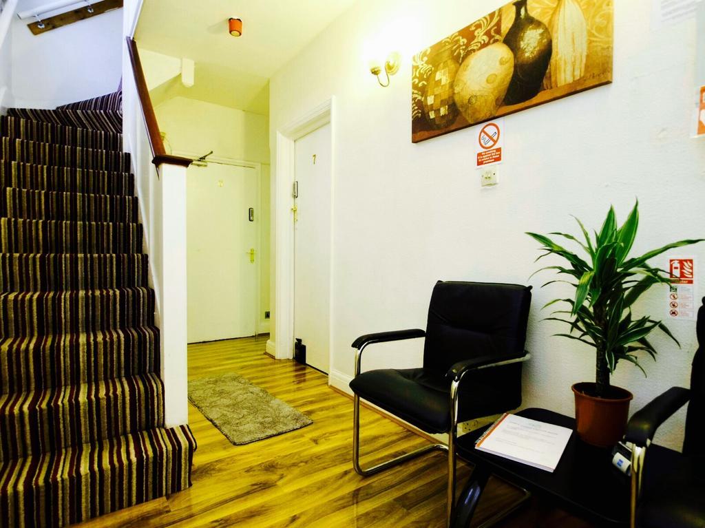 Gable Lodge London B&B Enfield Exterior foto