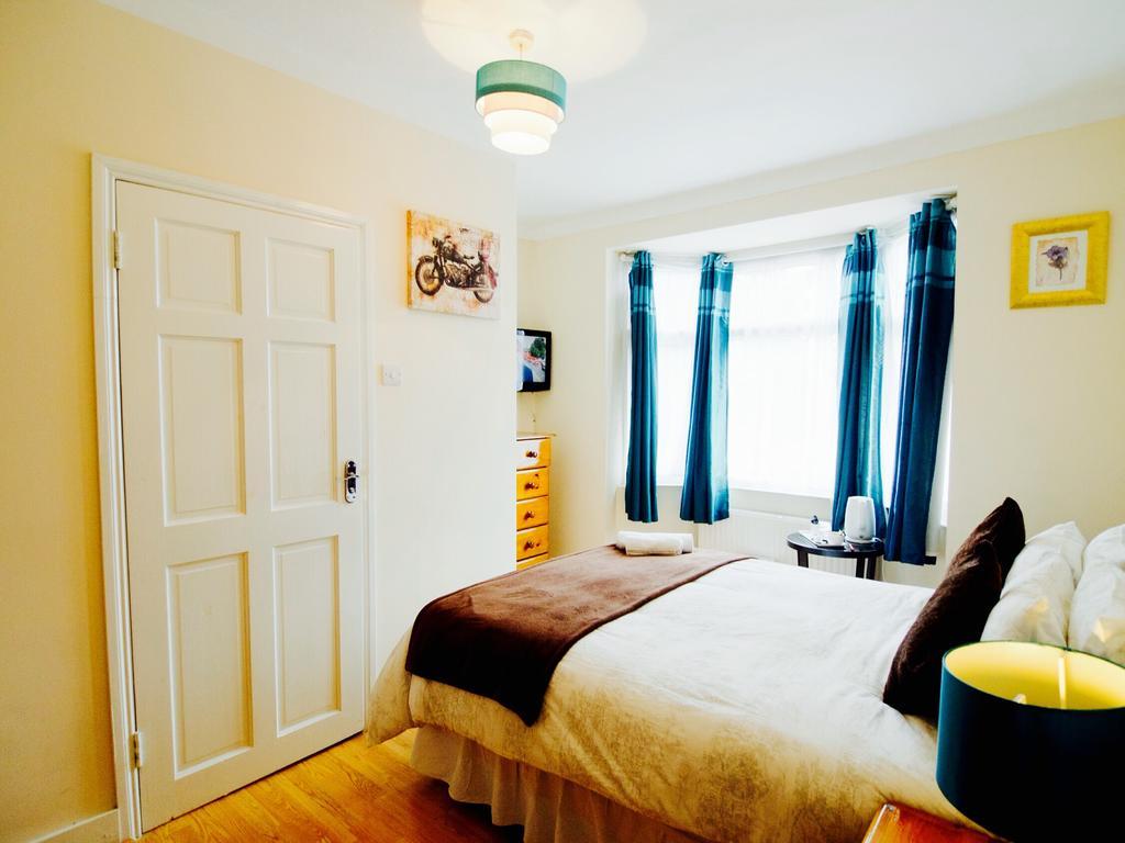 Gable Lodge London B&B Enfield Exterior foto